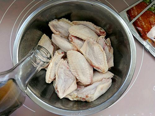 【蒜香粉脆皮鸡翅】