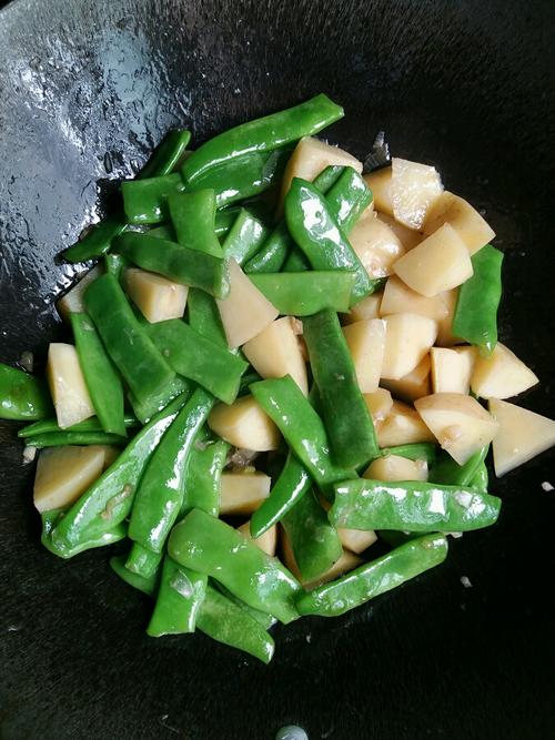 【土豆炖豆角】