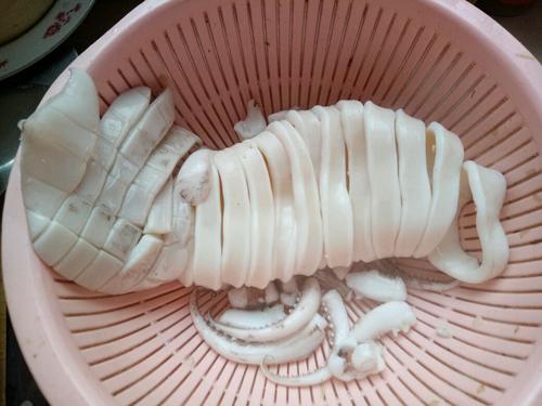 【洋葱烩鱿鱼】