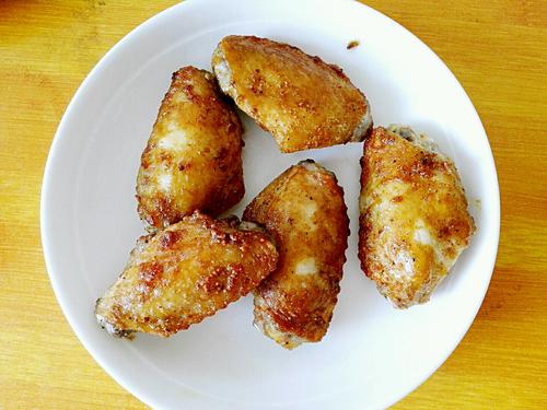 【蒜香粉脆皮鸡翅】