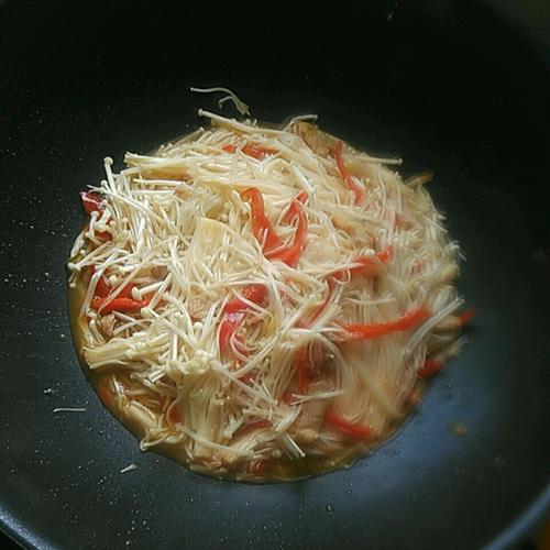 【金针菇炒肉丝】