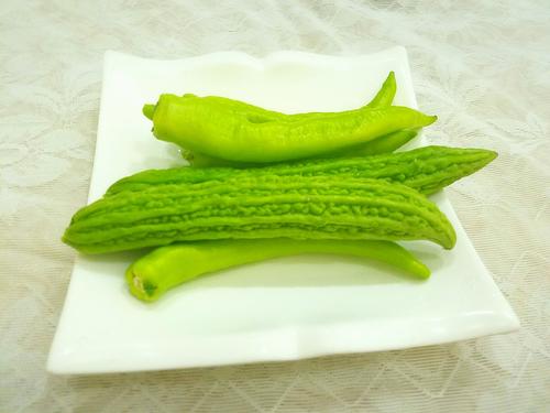 【青椒煎苦瓜】