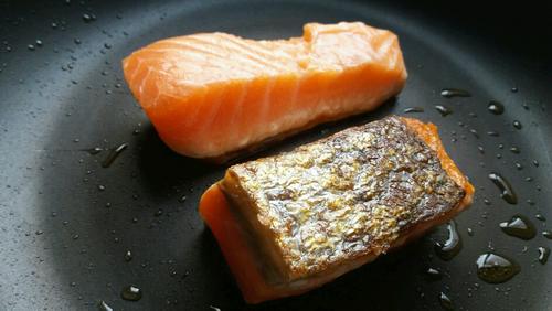 【干煎三文鱼】