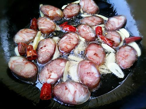 【荷兰豆炒风干肠】