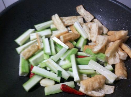 【油条烩丝瓜】