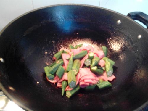 【秋葵炒培根】