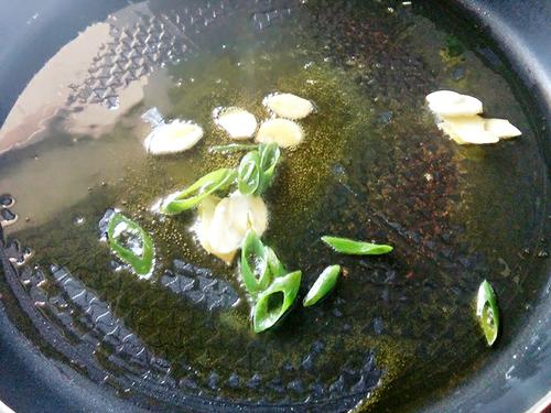 【茄子炒肉丝】