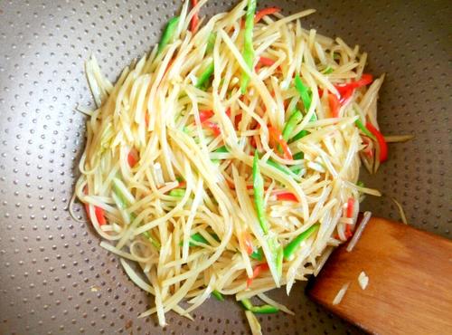【酸辣土豆丝】