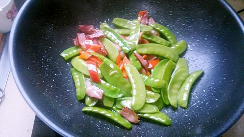 【荷兰豆炒腊肉】