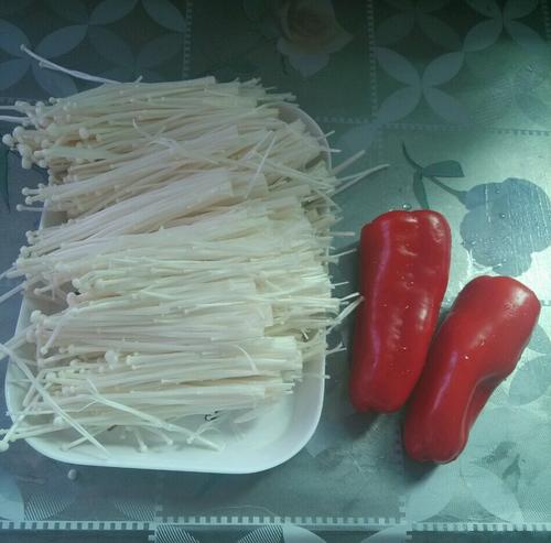 【金针菇炒肉丝】