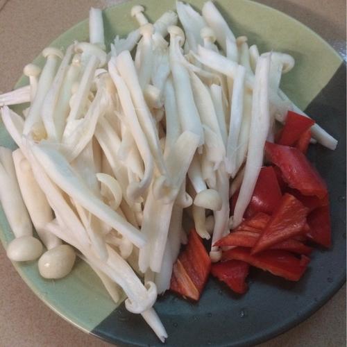 【西芹炒木耳】