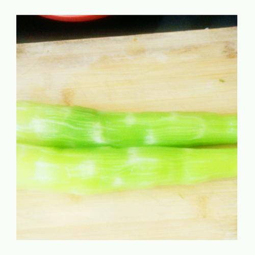 【莴笋炒腊肠】