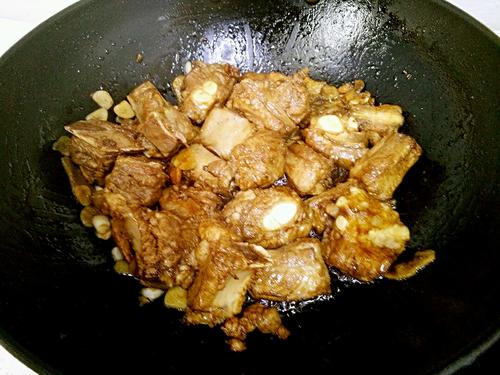 【玉米烧排骨】