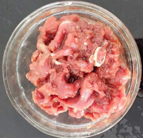 【芹菜炒牛肉】