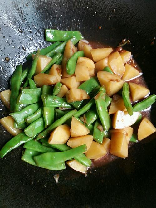 【土豆炖豆角】