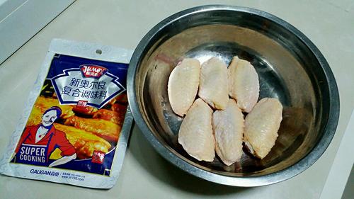 【奥尔良蜜汁烤鸡翅】