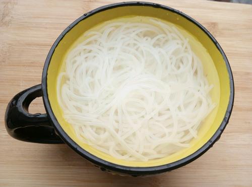 【鸡蛋炒粉丝】