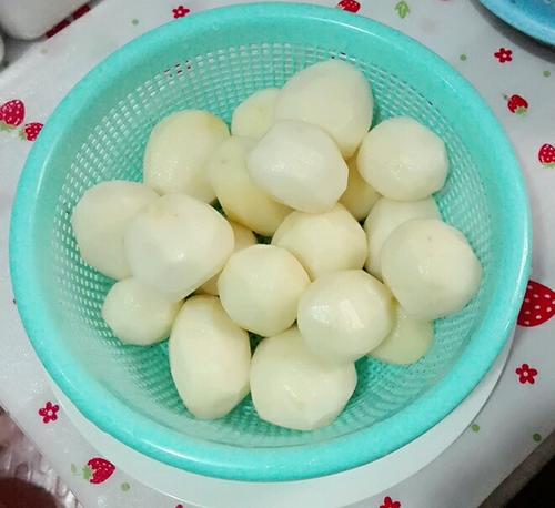 【排骨炖小土豆】