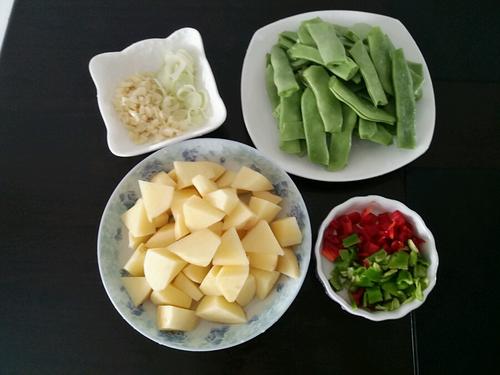 【土豆炖豆角】