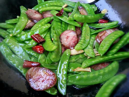 【荷兰豆炒风干肠】