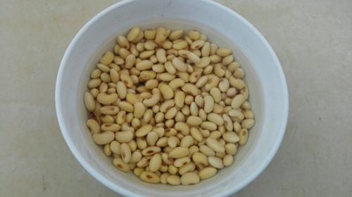 【红烧猪蹄炖黄豆】