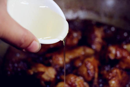 【啤酒烧鸡翅根】