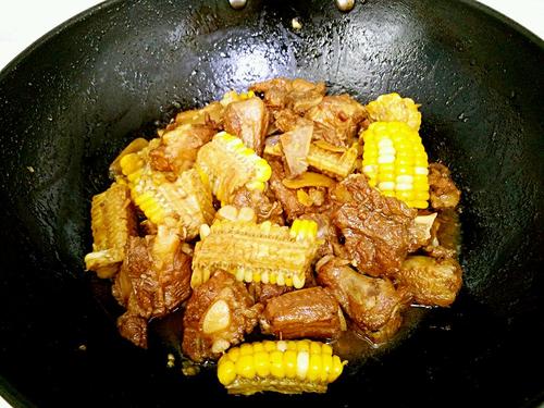 【玉米烧排骨】