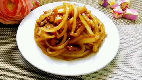 【洋葱炒肉丝】