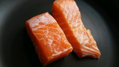 【干煎三文鱼】