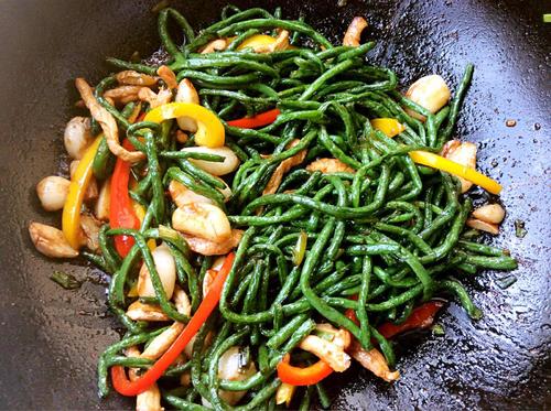 【彩椒过油豇豆】