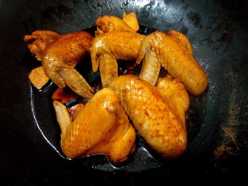 【酱油鸡翅】