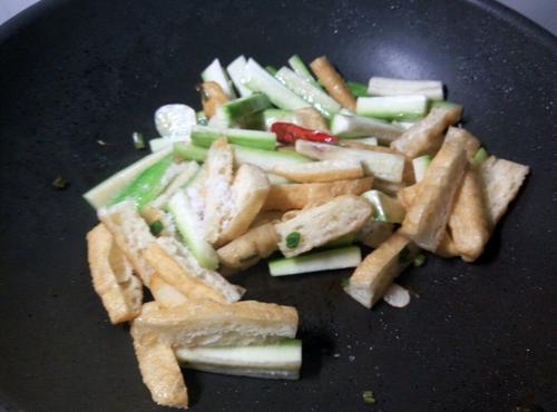 【油条烩丝瓜】