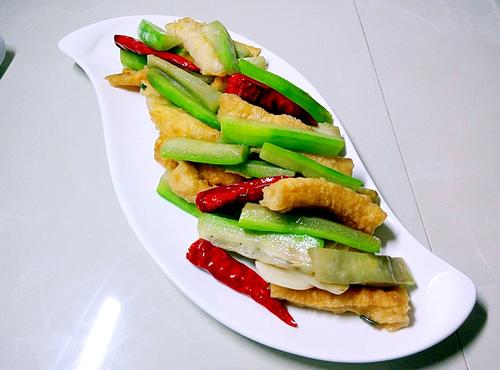 【油条烩丝瓜】
