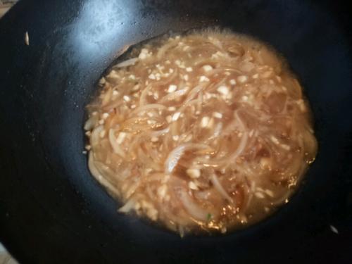 【洋葱烩鱿鱼】