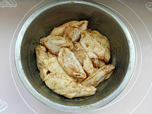 【蒜香粉脆皮鸡翅】