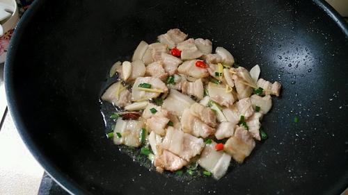 【猪肉炖粉条】