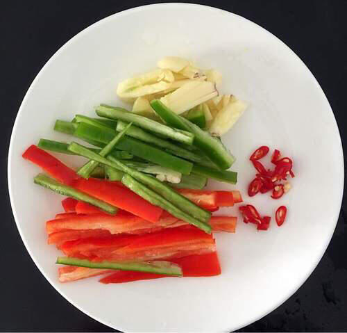 【芹菜炒牛肉】