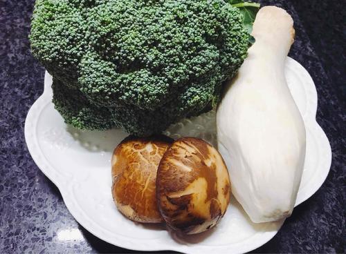 【西兰花双菇】