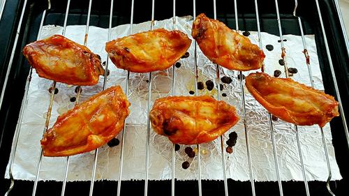 【奥尔良蜜汁烤鸡翅】