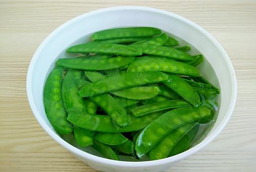 【荷兰豆炒风干肠】