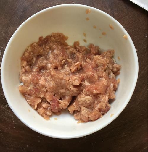 【绿豆芽包蛋】