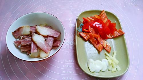 【荷兰豆炒腊肉】