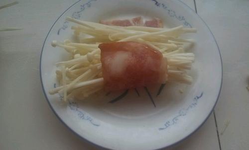 【培根金针菇卷】