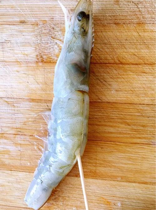 【《蒜蓉蒸虾》】