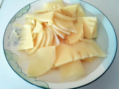 【酸笋炒花蛤】