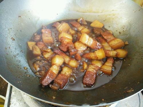 【栗子红烧肉】