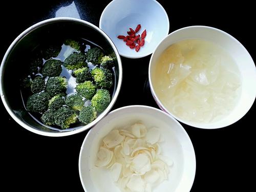 【百合银耳西兰花】