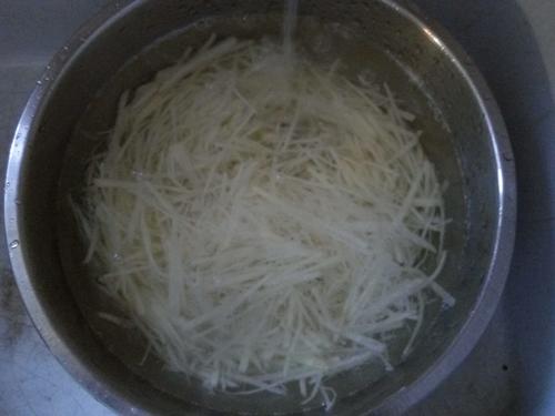 【酸辣土豆丝】