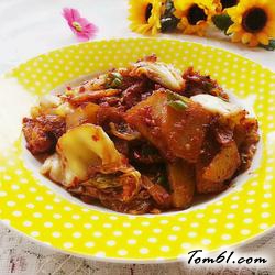 辣白菜炒土豆片的做法