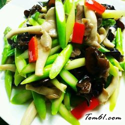 芦笋炒木耳的做法